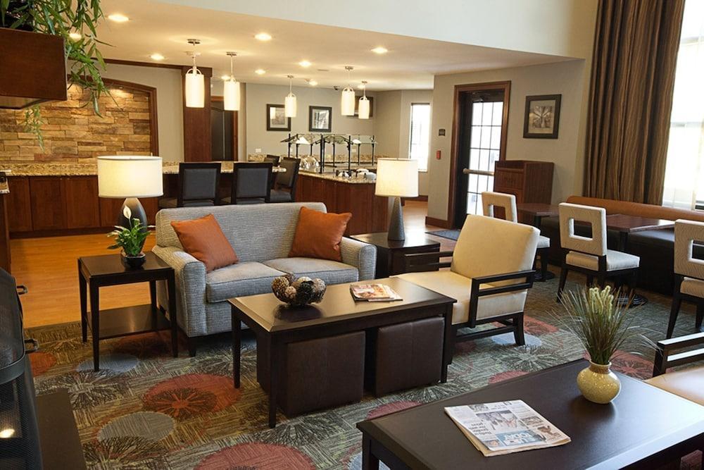 Staybridge St Louis - Westport By Ihg Hotel