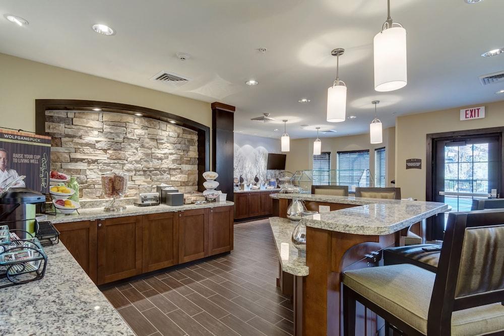 Staybridge St Louis - Westport By Ihg Hotel 2*